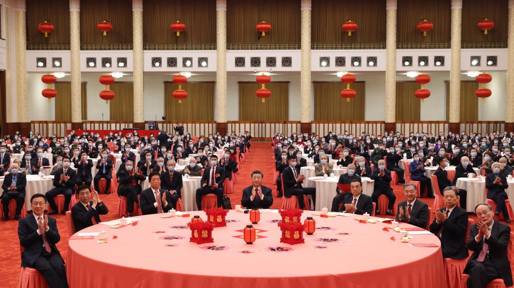 Xi extends Spring Festival greetings to all Chinese, stressing unity, hard work for shared future