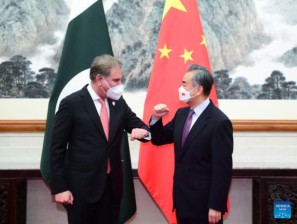 China ready to build closer community of shared future with Pakistan: FM