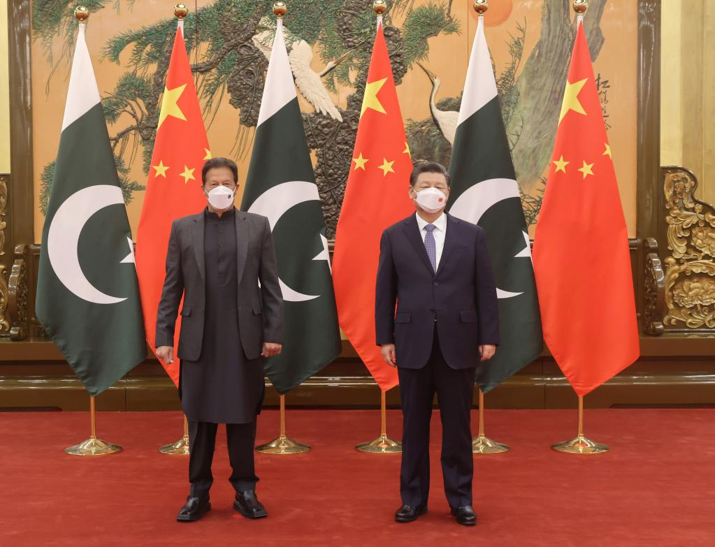 Xi calls for building closer China-Pakistan community with shared future