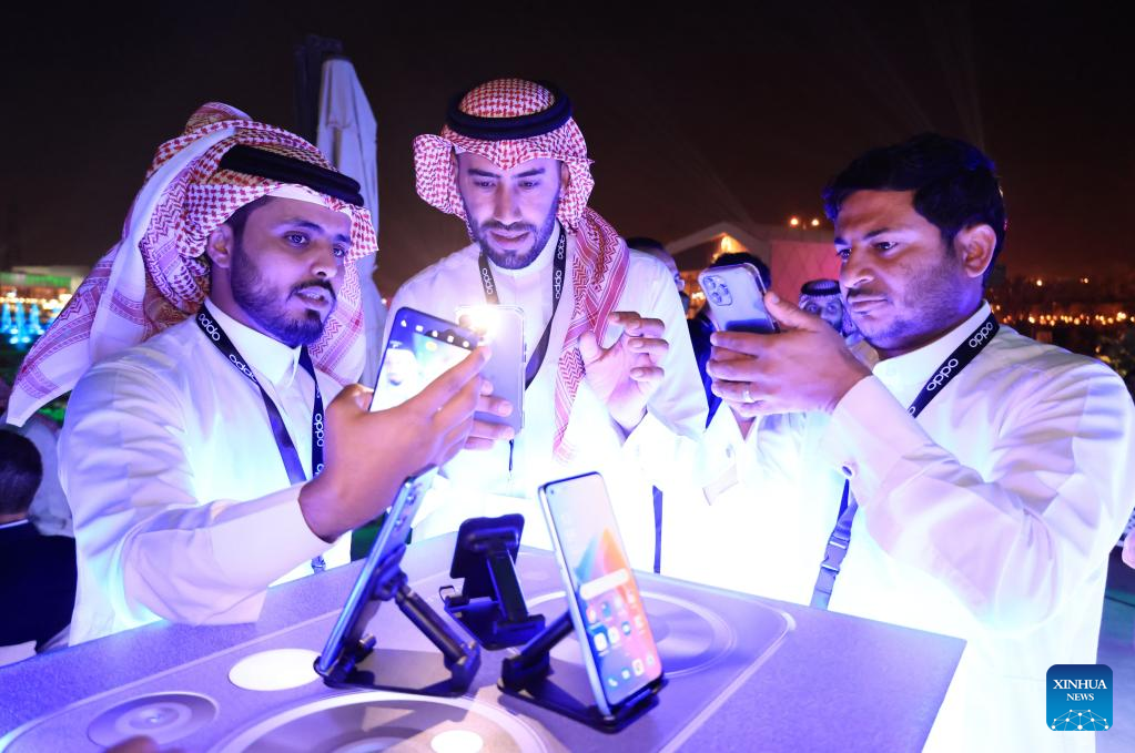 Chinese smartphone maker OPPO launches new 5G phones in Saudi Arabia