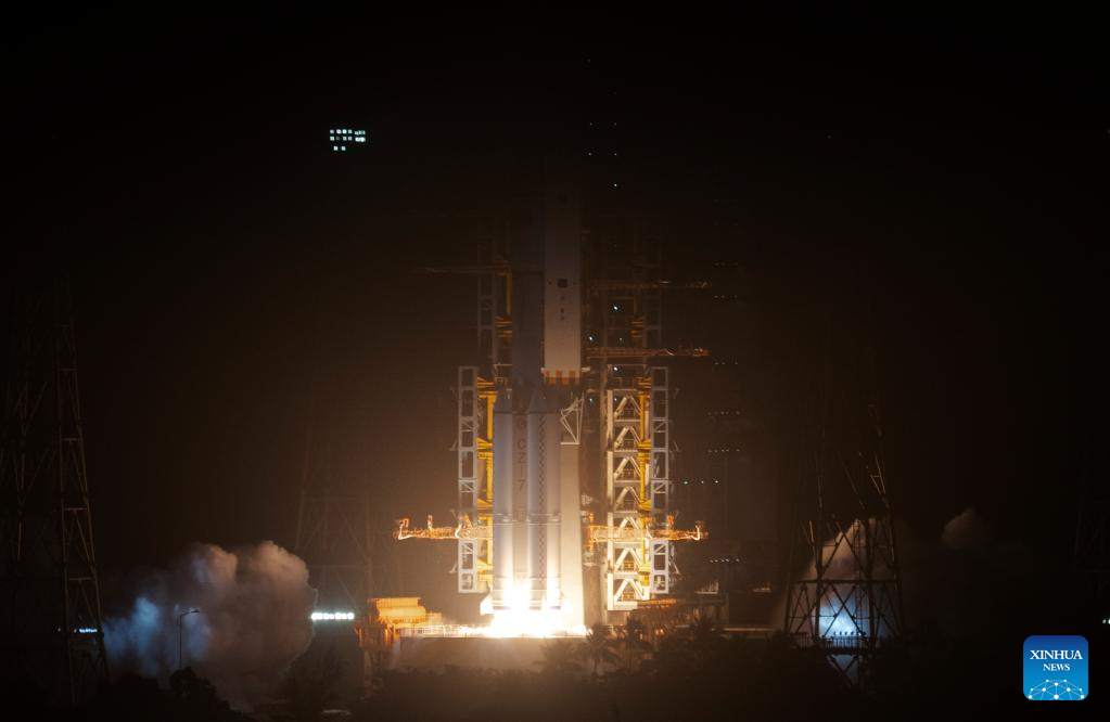 China launches cargo craft for space station supplies
