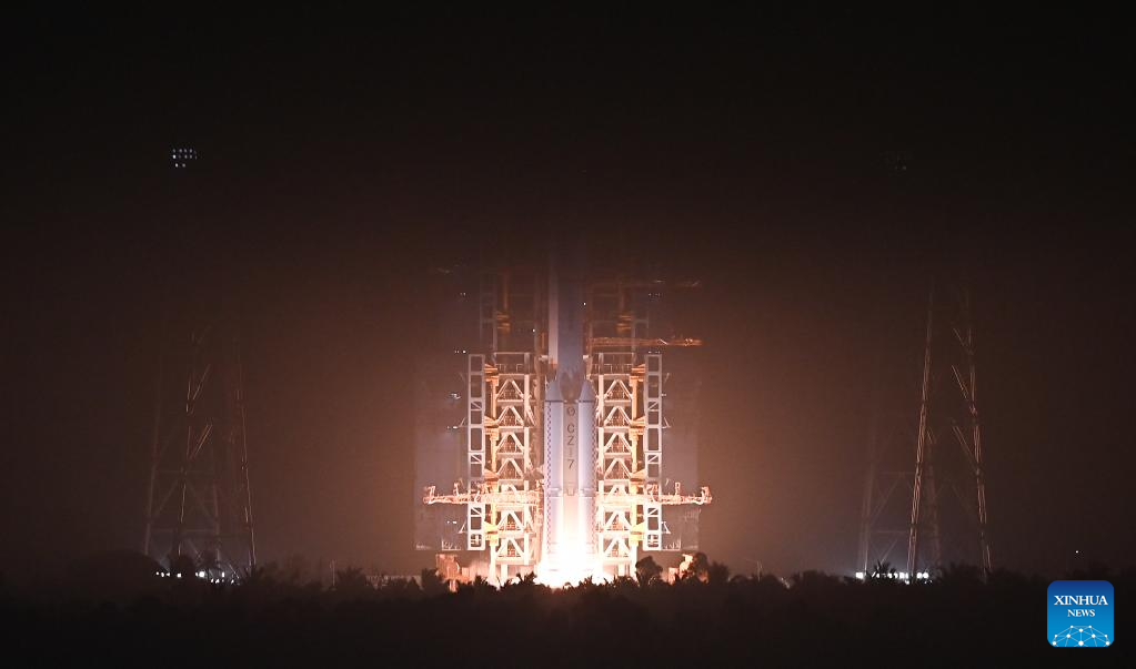 China launches cargo craft for space station supplies
