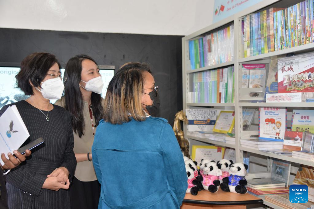 Chinese books donation to Madagascar school boosts cultural exchange