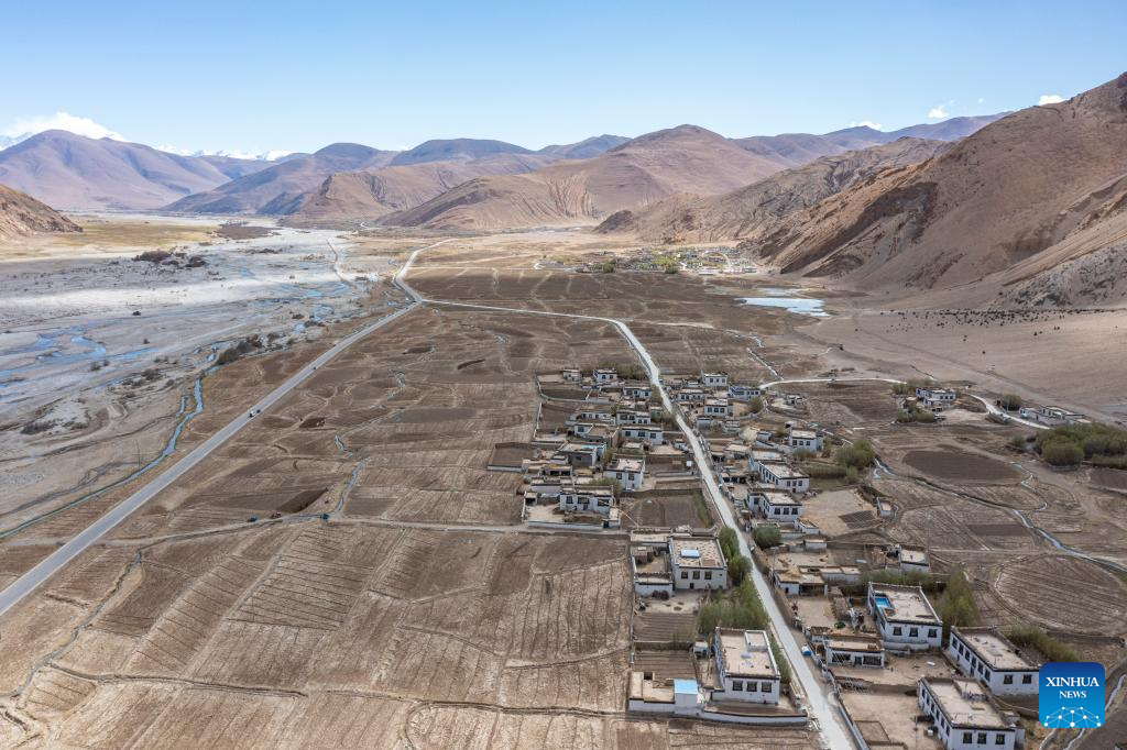 Spring farming begins in nearest administrative township to Mt. Qomolangma