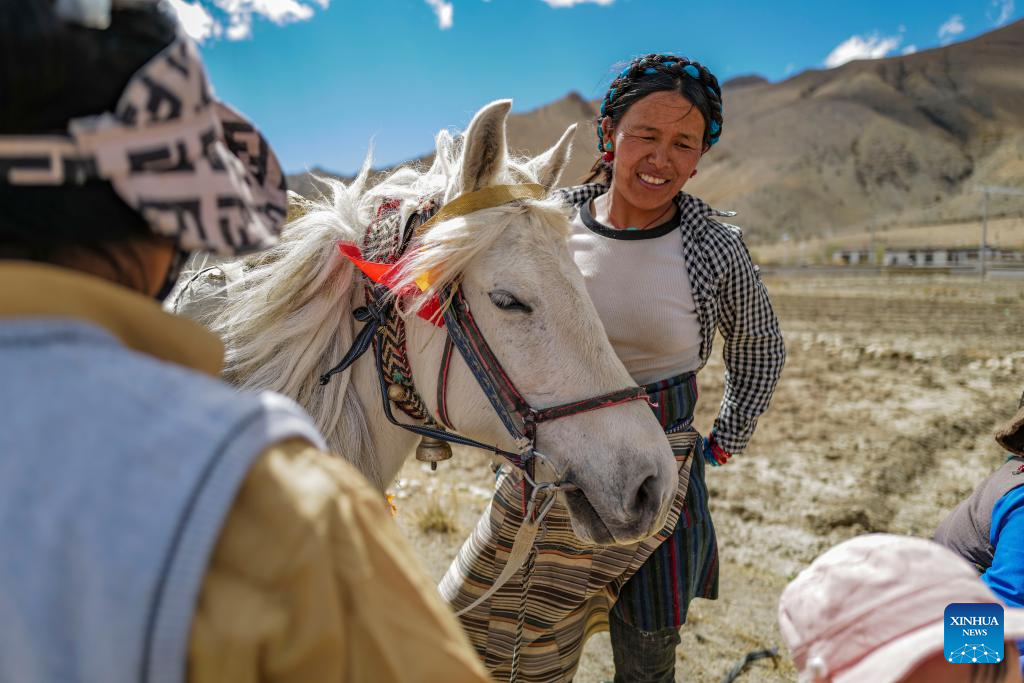 Spring farming begins in nearest administrative township to Mt. Qomolangma