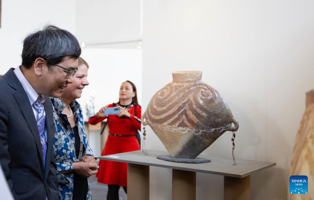 Dutch art exhibition echoes ancient Chinese culture