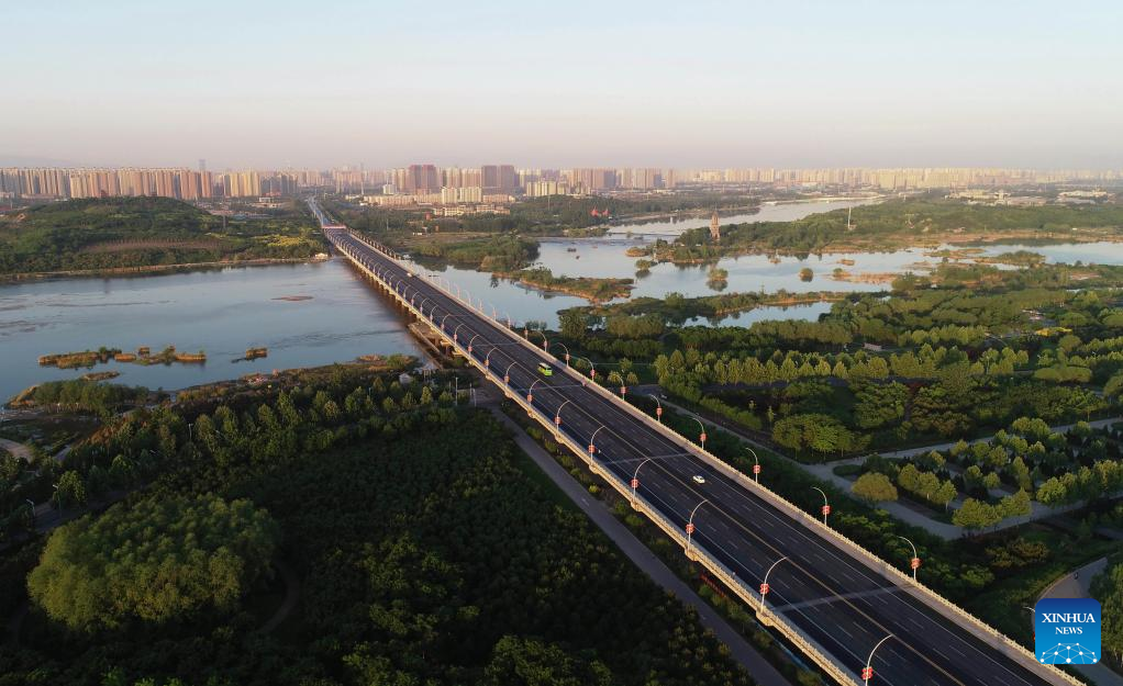 Sceneries of Hutuo River after ecological restoration in Shijiazhuang, N China