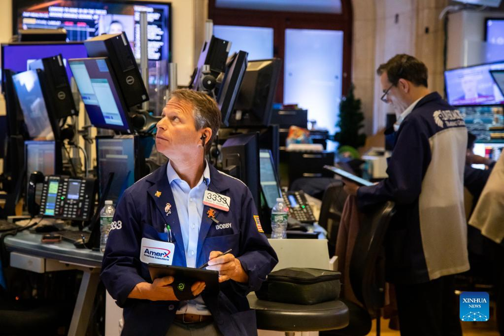 Dow sinks over 1,100 points in worst day since 2020