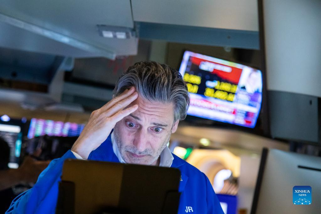 Dow sinks over 1,100 points in worst day since 2020