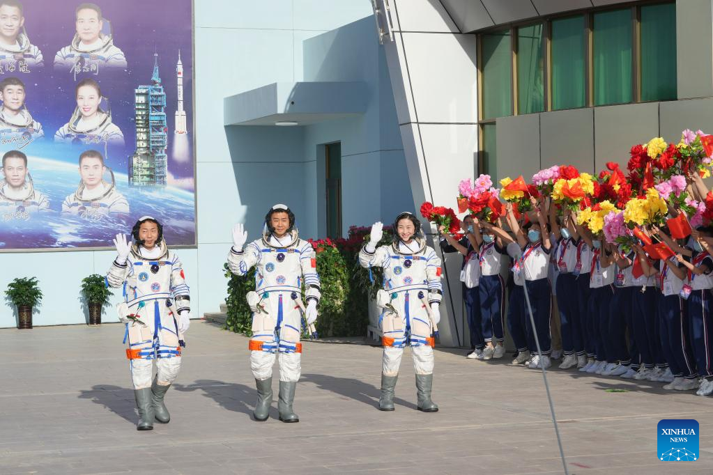 See-off ceremony held for Chinese astronauts of Shenzhou-14 mission