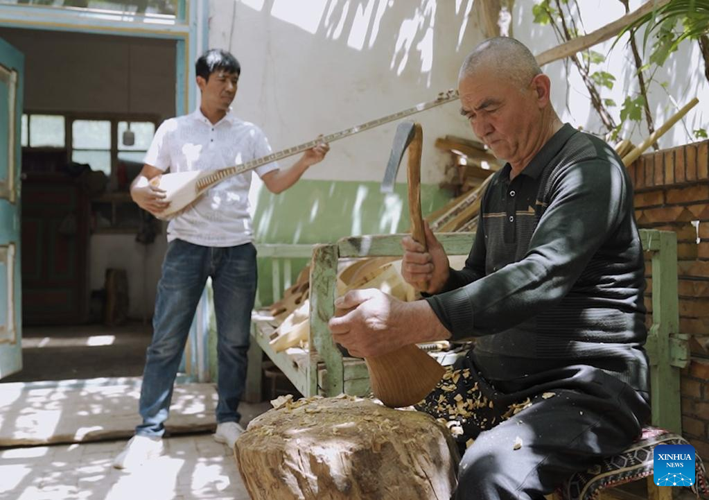 Wondrous Xinjiang: Musical heritage resounds in Xinjiang village