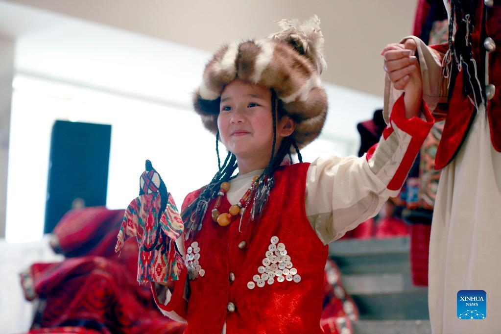Fashion show displays clothes of nomadic style to celebrate Int'l Children's Day in Kyrgyzstan