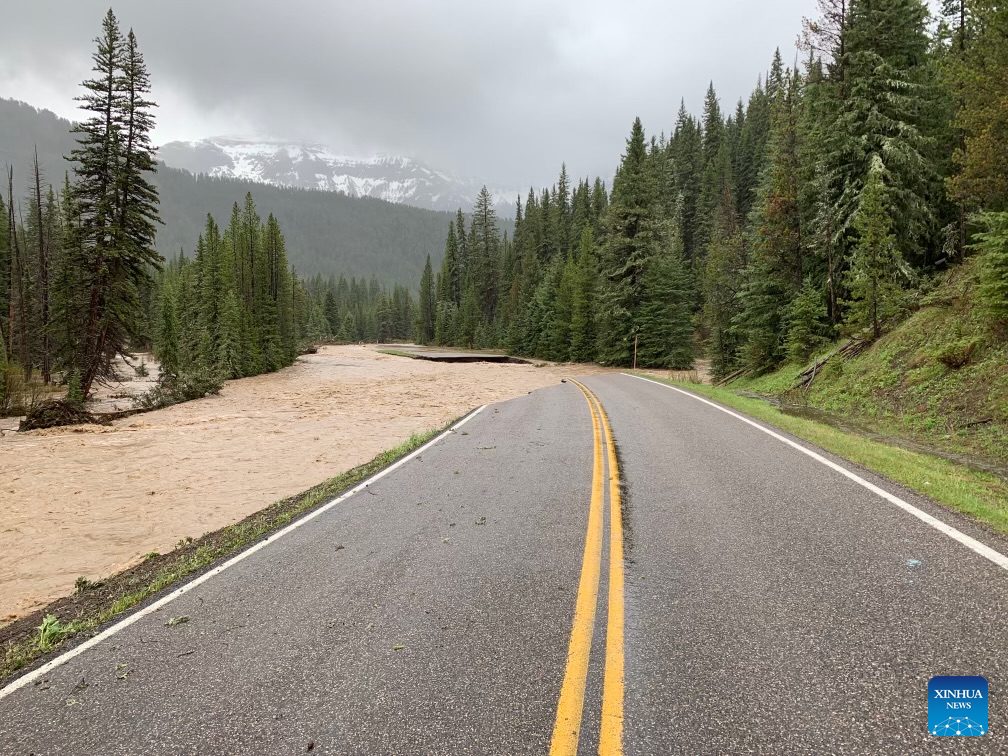 Yellowstone National Park in U.S. closed temporarily due to heavy flooding
