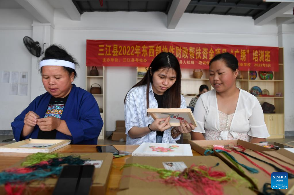Skill training classes provided for locals to boost employment in Sanjiang, China's Guangxi