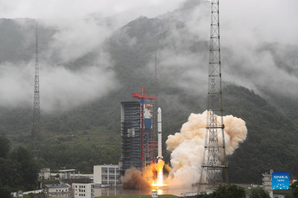 China launches new batch of remote sensing satellites