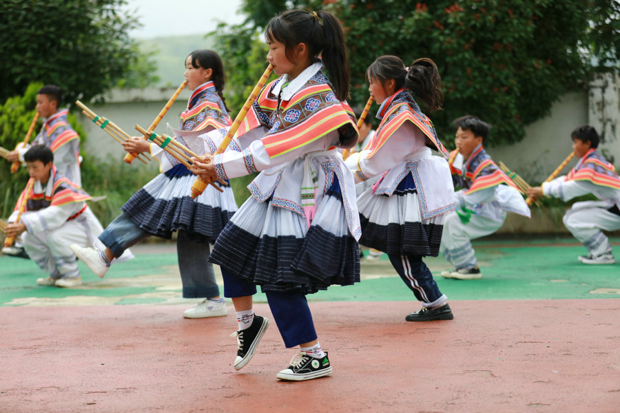 Miao culture promoted on campus in Guizhou