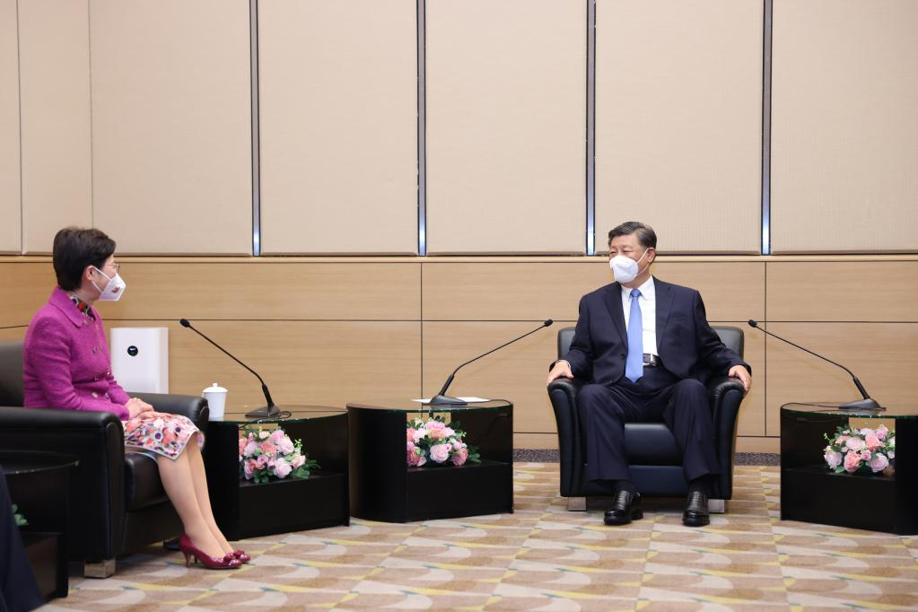 President Xi meets HKSAR Chief Executive Carrie Lam
