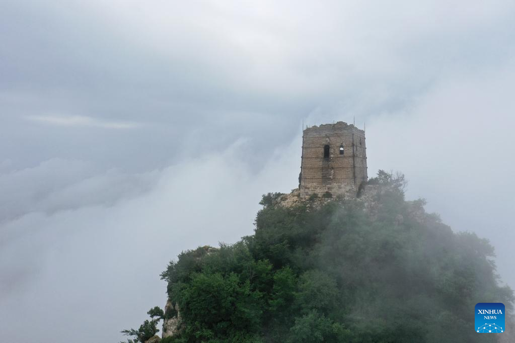Scenery of Great Wall shrouded in clouds