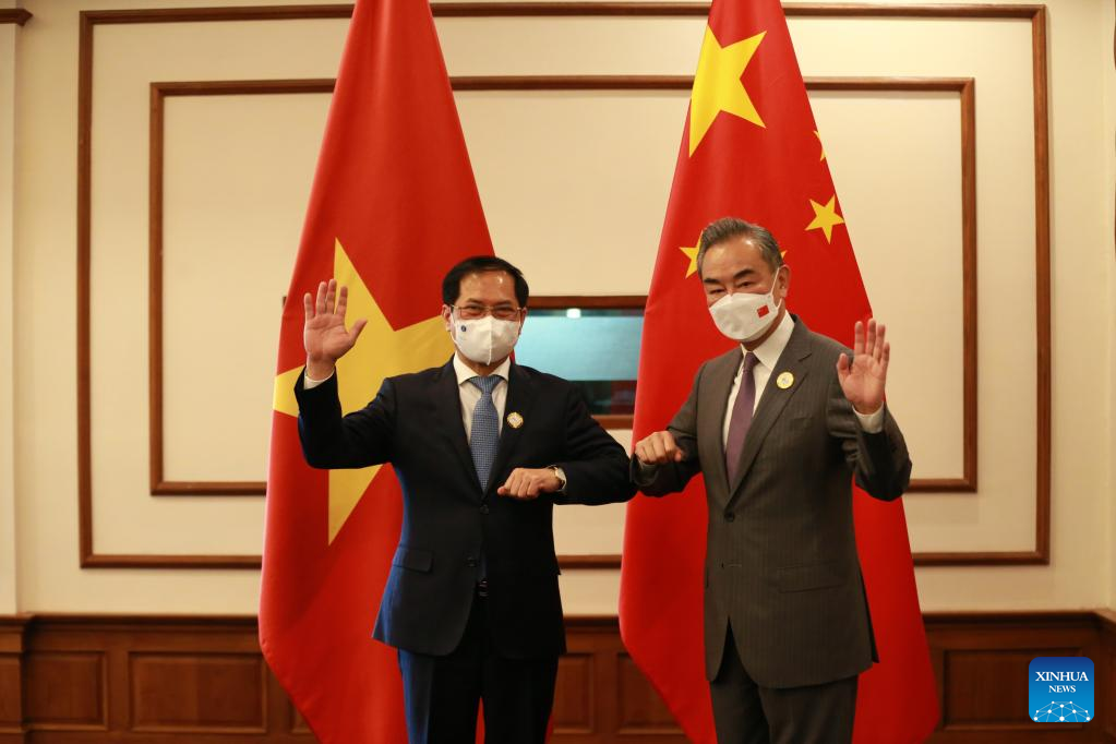 China, Vietnam agree to maintain strategic communication, advance cooperation