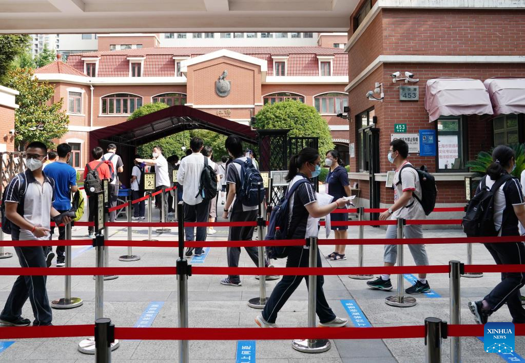 About 50,000 sit for delayed college entrance exam in Shanghai