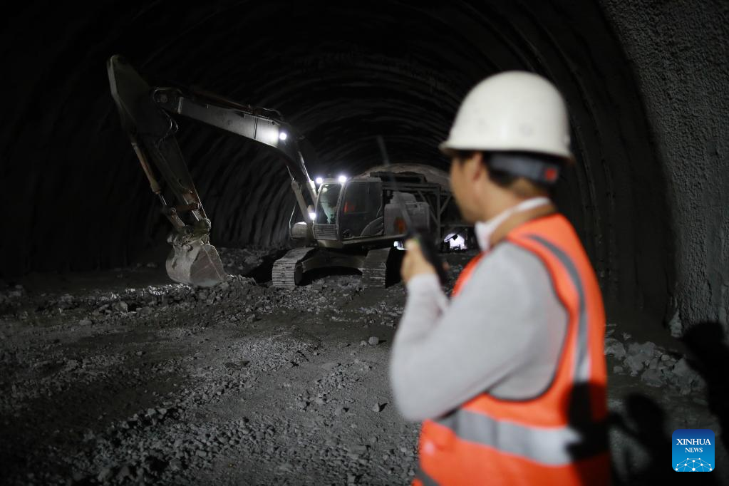 Qingmiaozhai tunnel of Guiyang-Nanning high-speed railway drilled through