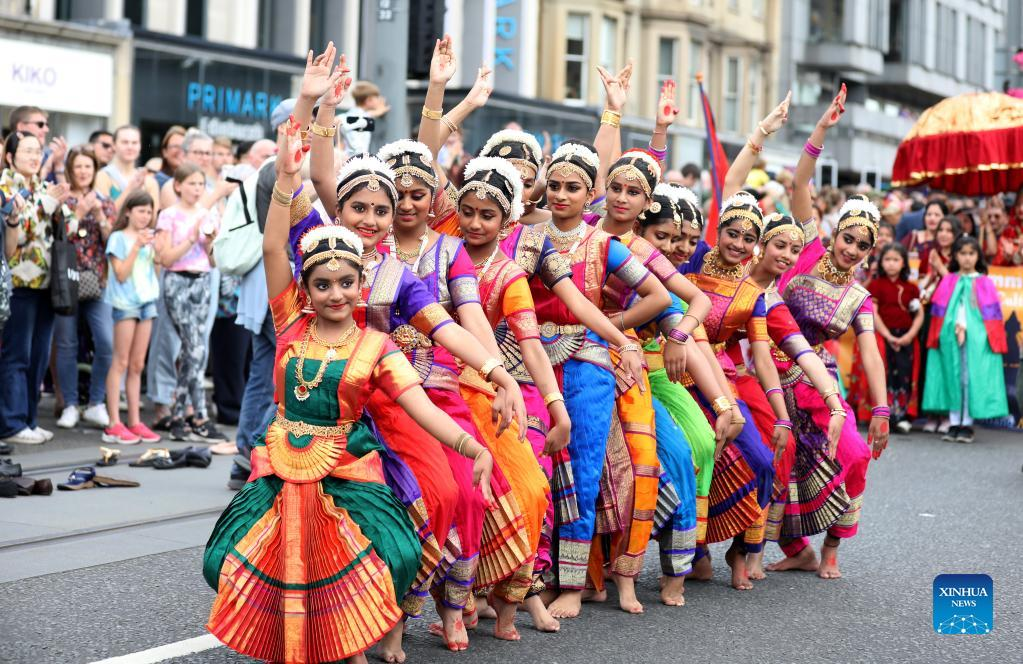 Feature: Chinese performance dazzles at Edinburgh Festival Carnival