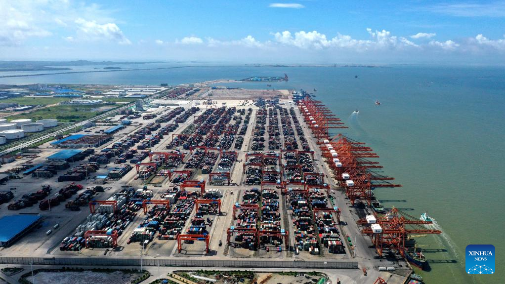 Land-sea trade corridor connects S China with world