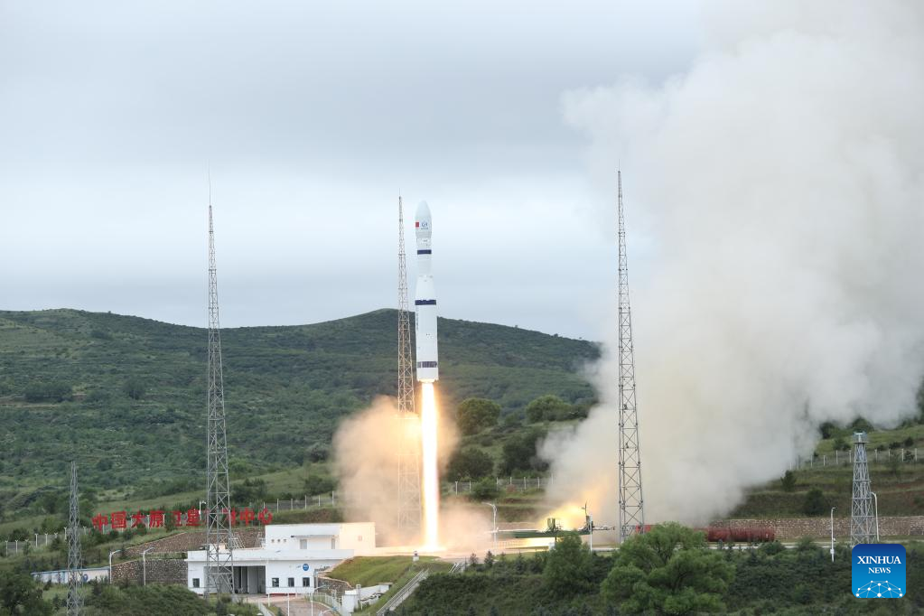 China launches 16 new satellites