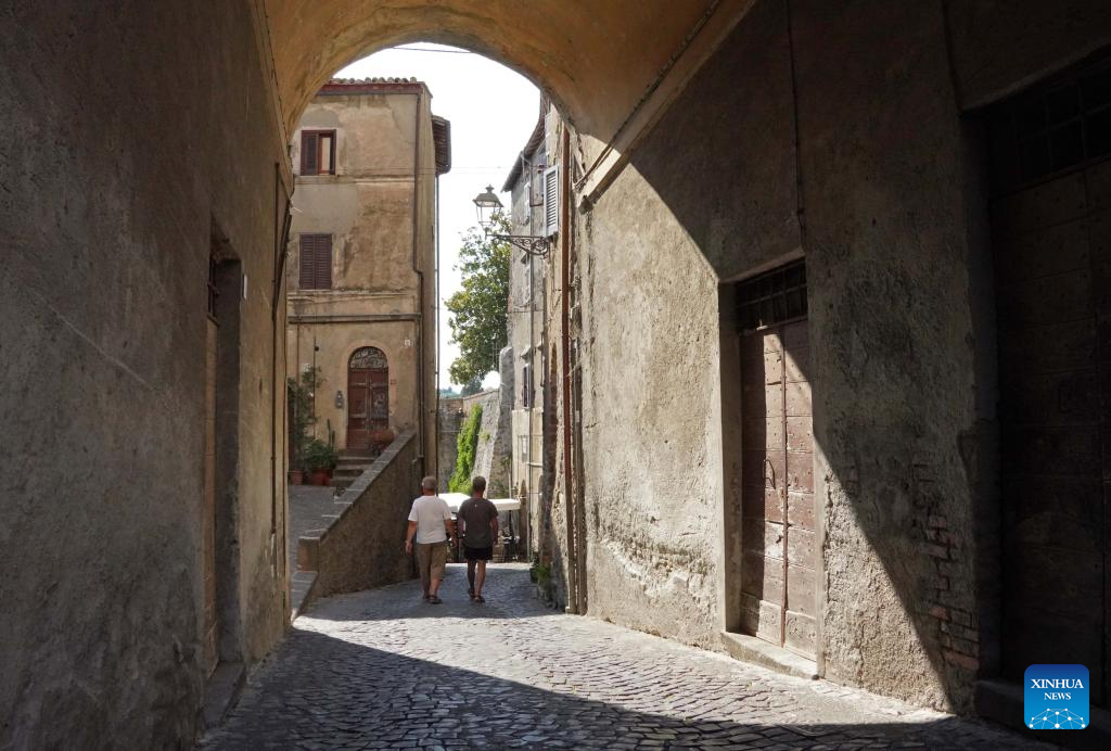 In pics: Daily life in Italy