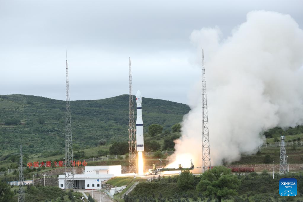China launches 16 new satellites