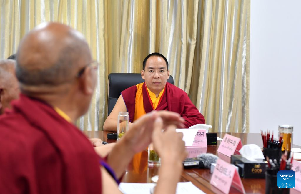Panchen Rinpoche performs duties at Tibet branch of Buddhist Association of China