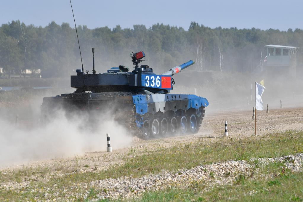 Chinese team completes first competition in tank biathlon in int'l army games