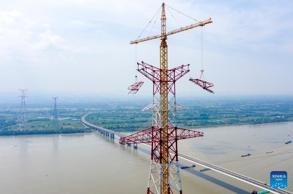 Construction of north power transmission tower of Baihetan-Zhejiang power transmission project completed