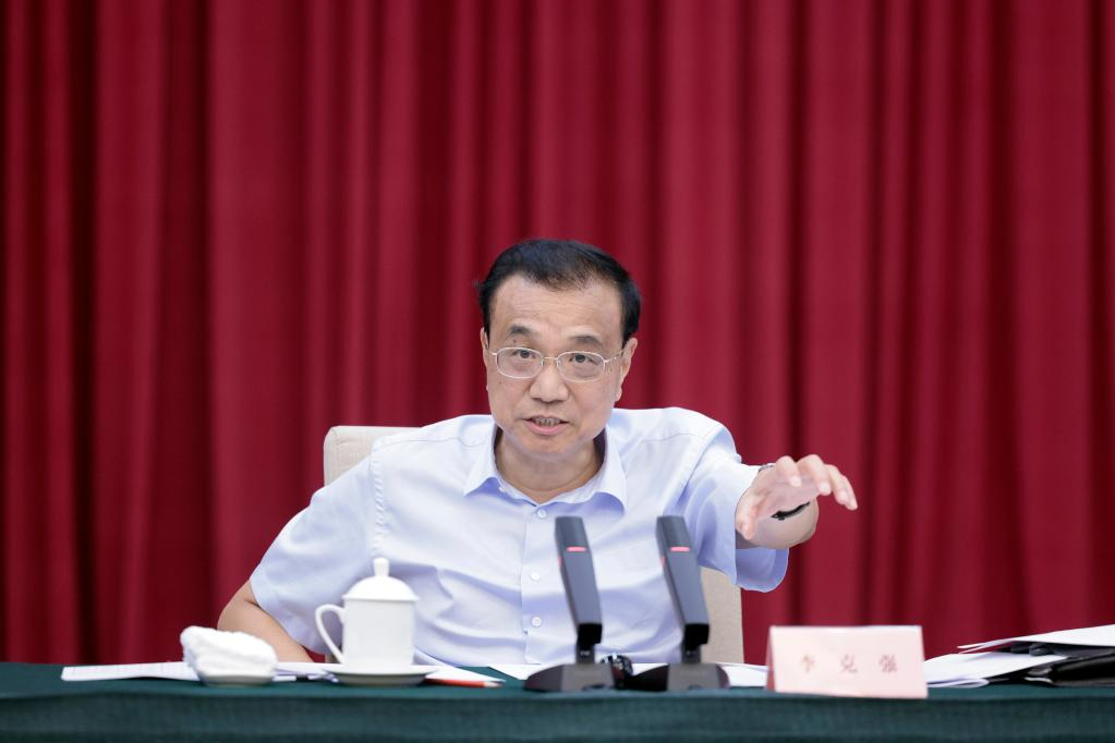 Chinese premier urges economic powerhouses to consolidate recovery