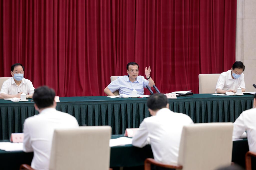 Chinese premier urges economic powerhouses to consolidate recovery