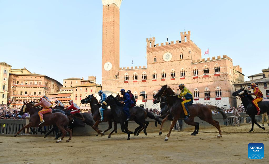Horse race Palio held in Siena after 2-year pause