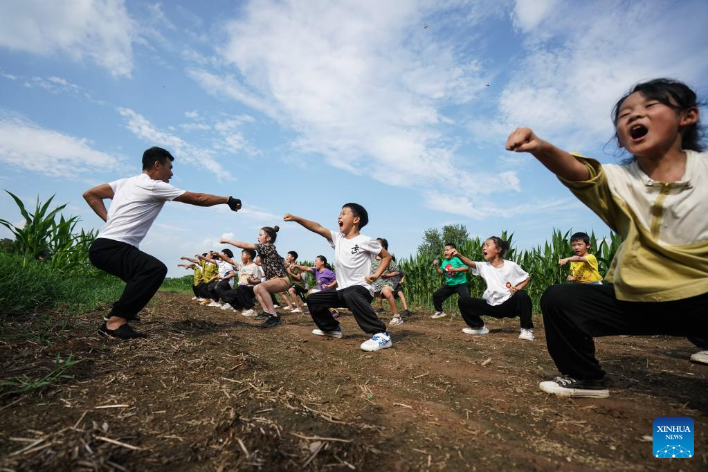 Martial arts enthusiasts found training class for local children