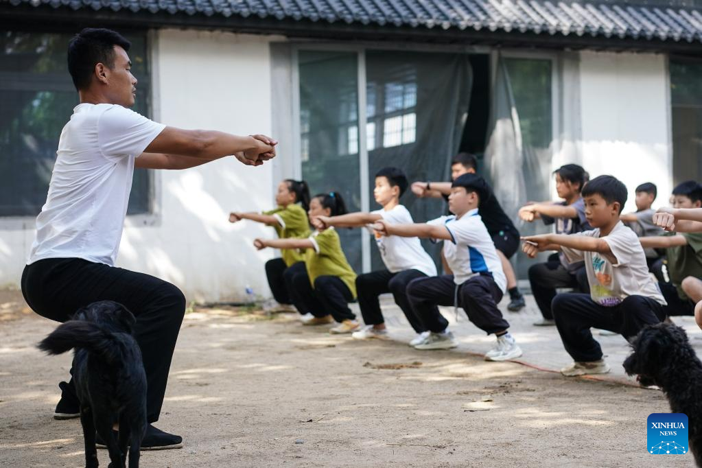 Martial arts enthusiasts found training class for local children