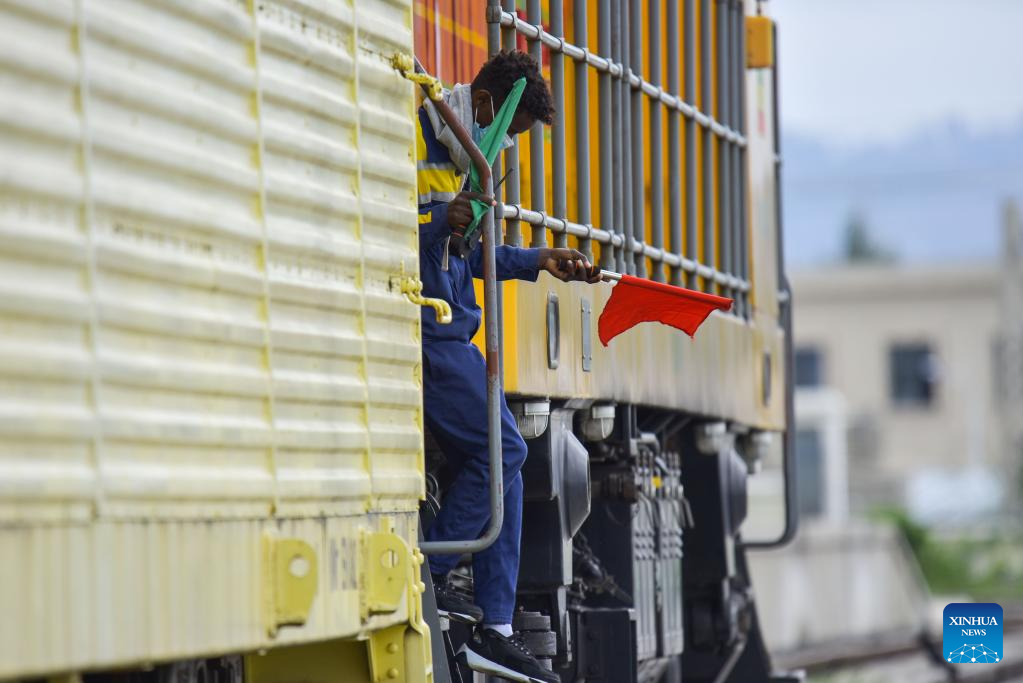 Ethiopia-Djibouti railway starts vehicle shipment
