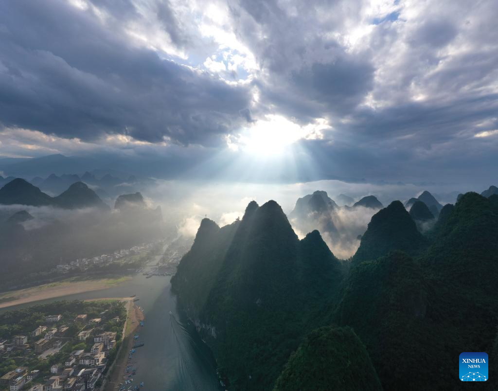 Scenery of Xingping Town in Yangshuo County of Guilin, S China