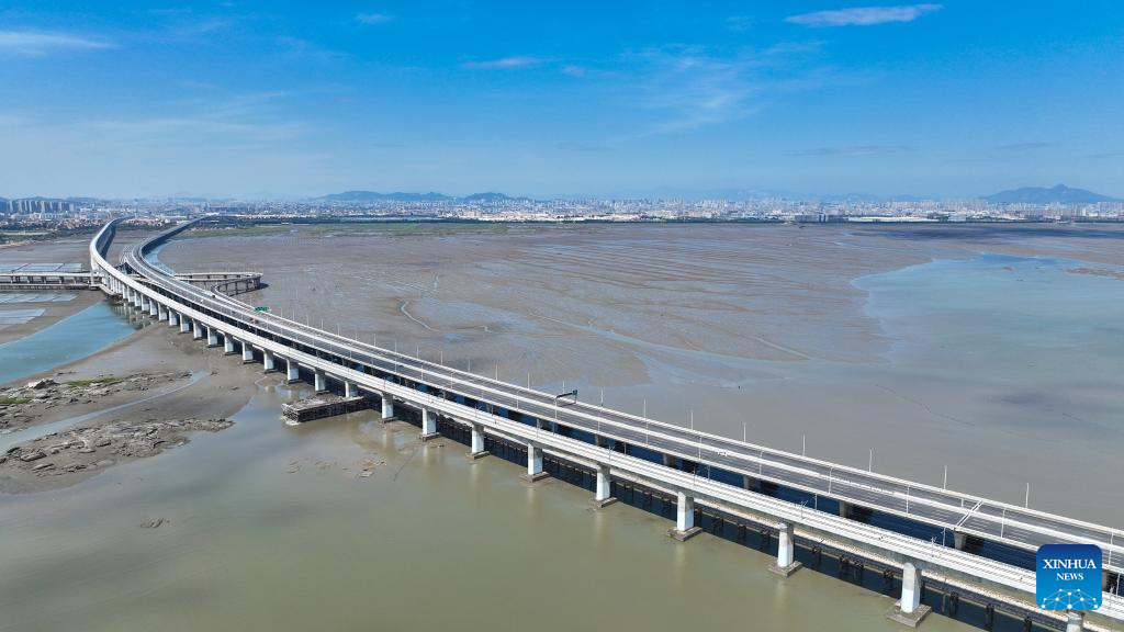 Fuzhou-Xiamen high-speed railway under construction