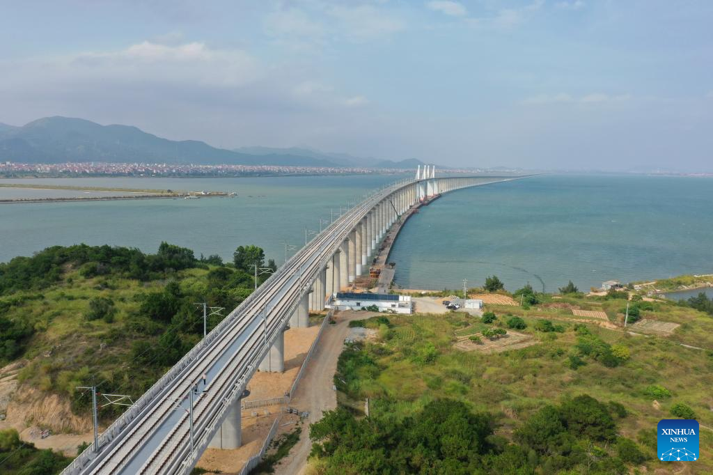 Fuzhou-Xiamen high-speed railway under construction