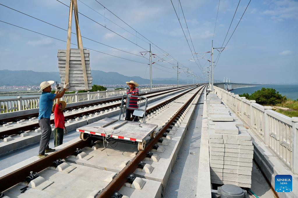 Fuzhou-Xiamen high-speed railway under construction