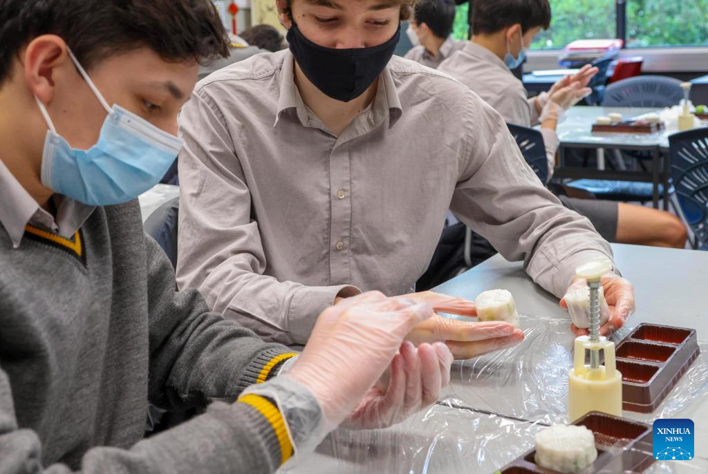 Students make moon cakes to celebrate upcoming Mid-Autumn Festival in Wellington