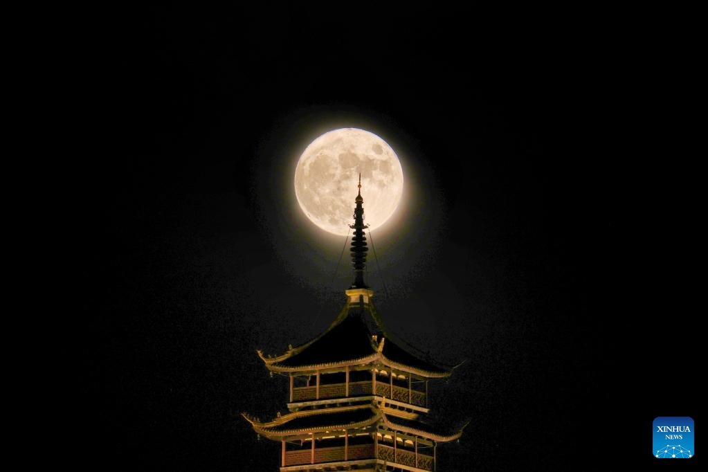 Full moon seen across China on Mid-Autumn Festival