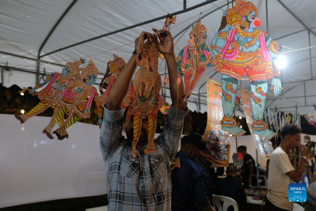 Thailand attracts visitors with shadow puppet festival