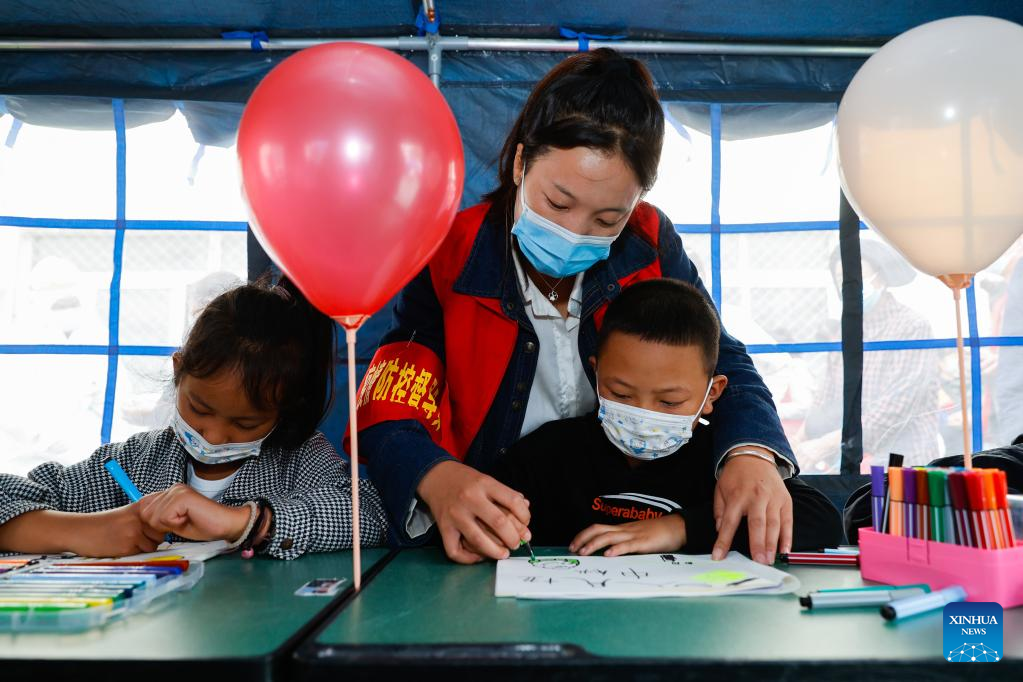 Children celebrate Mid-Autumn festival at quake relief shelter in Sichuan