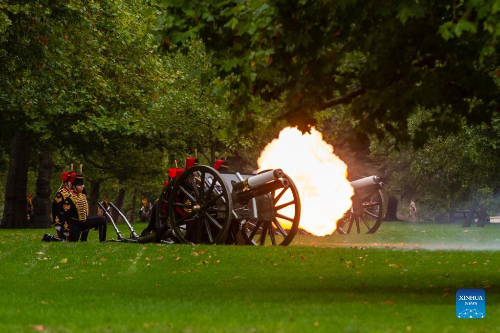 Royal Horse Artillery fires gun salute in honor of Queen Elizabeth II in London