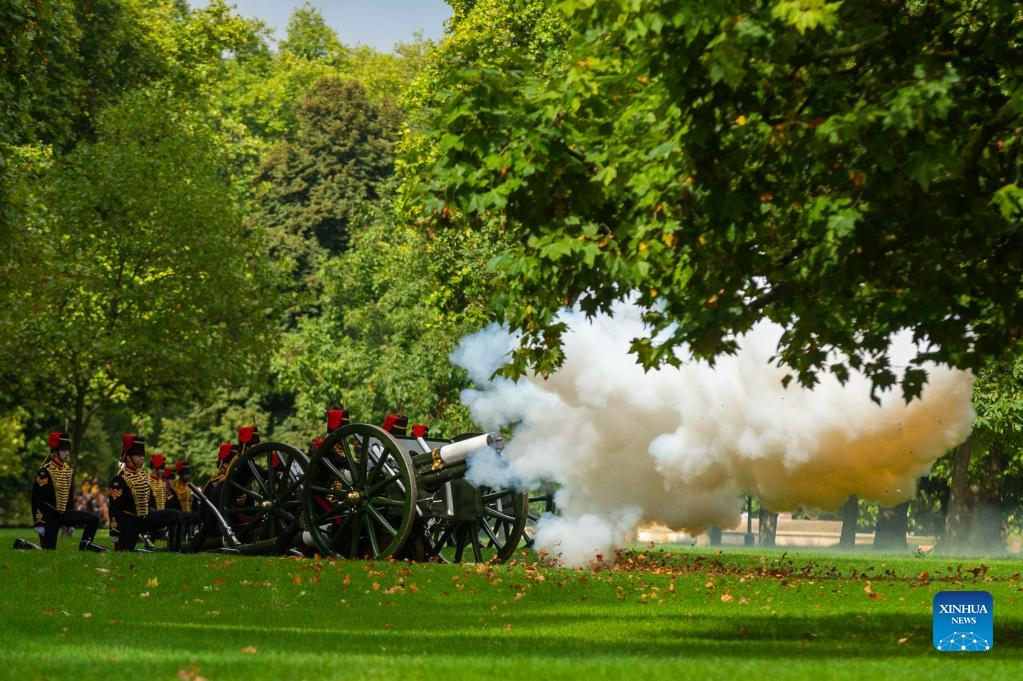 Royal Horse Artillery fires gun salute in honor of Queen Elizabeth II in London