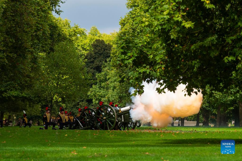 Royal Horse Artillery fires gun salute in honor of Queen Elizabeth II in London
